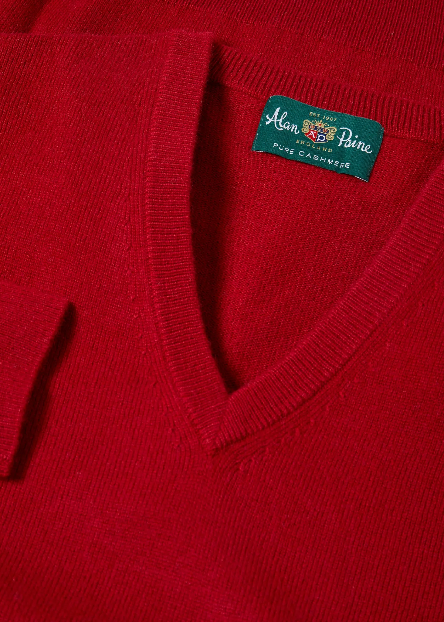 Haddington Cashmere Jumper in Ruby - Regular Fit