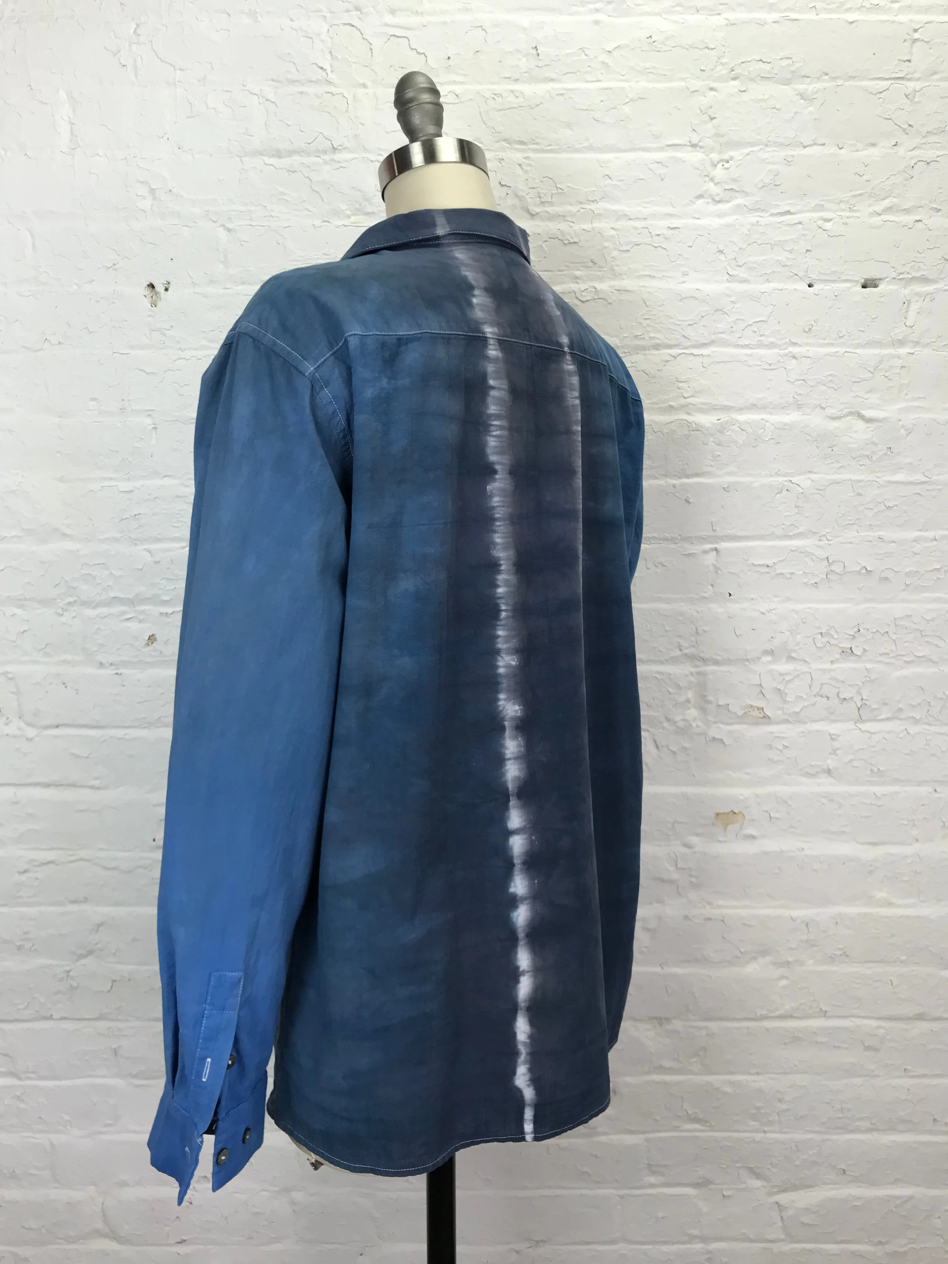 Men's Buttonup in Indigo Road