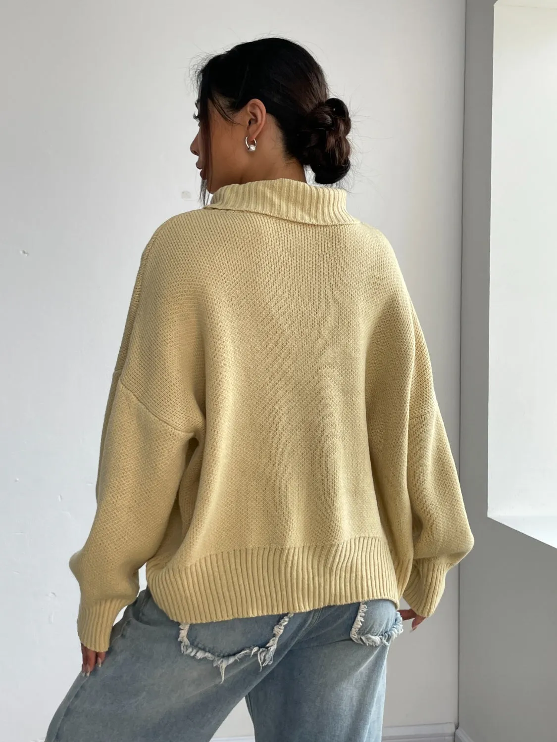 Turtleneck Dropped Shoulder Sweater – Oversized Cozy Knit for Effortless Fall & Winter Style